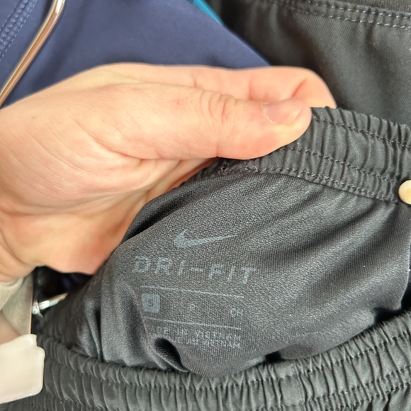 Women’s Nike shorts - Picture 3 of 3